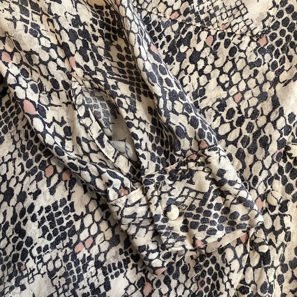 Velvet Heart Snake Print Rayon Long Sleeve Blouse Flowy V Neck, Medium - Picture 10 of 12
